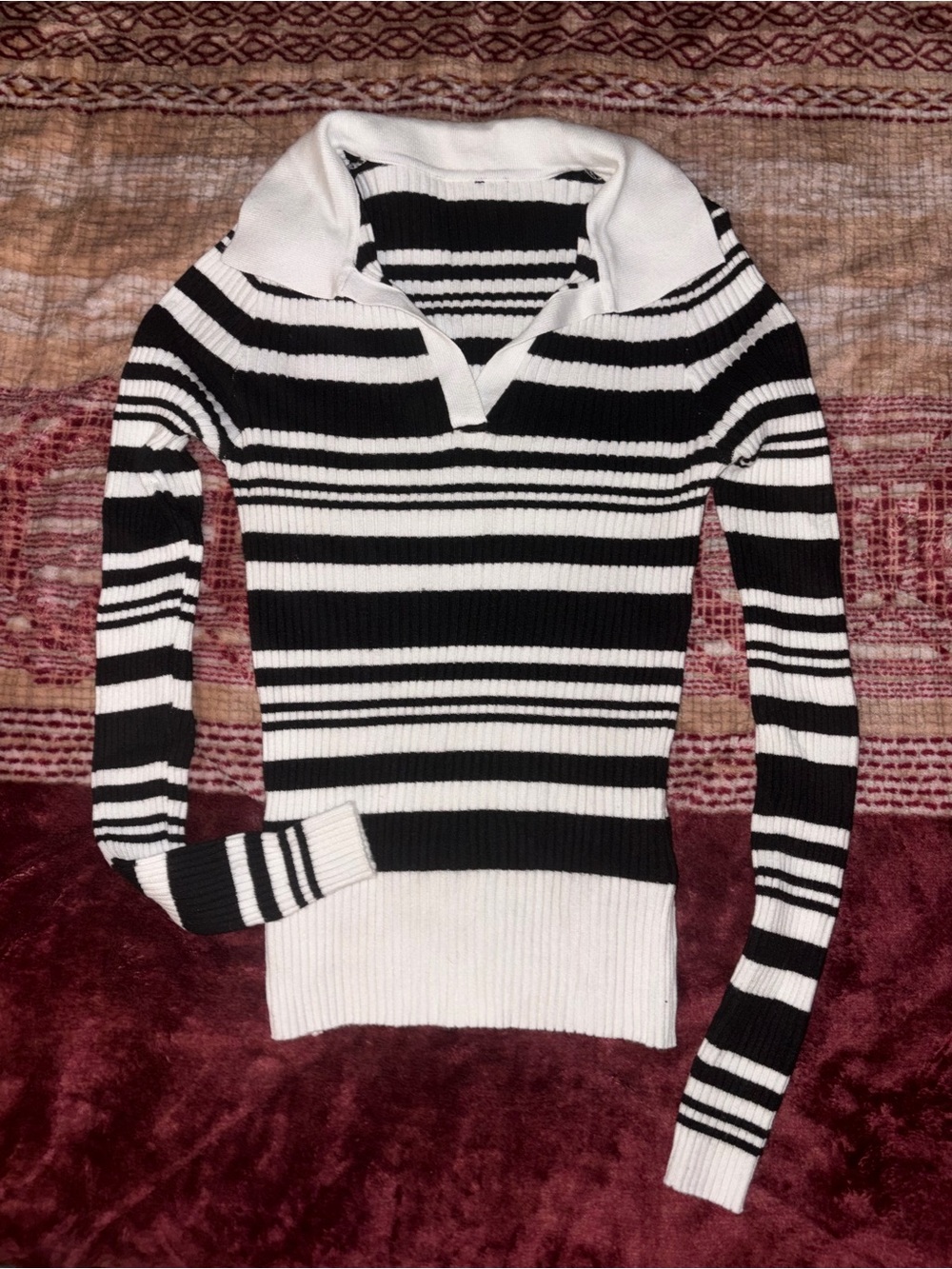 Black & White Striped V-Neck Ribbed Sweater